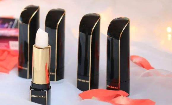 潤唇膏在使（shǐ）用中最易發生得就是易折（shé）斷，那麽，潤唇膏的折斷力怎麽檢測呢--濟南草莓樱桃丝瓜绿巨人秋葵污绿巨人儀器